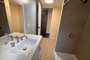 4 Crown St, Worcester, MA 01609 - Photo 16