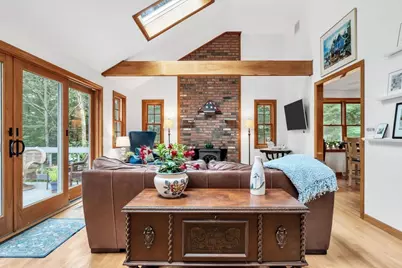 8 Golf Link Cir, Sandwich, MA 02563 - Photo 4