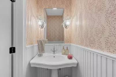 185 Locust St, Swansea, MA 02777 - Photo 20