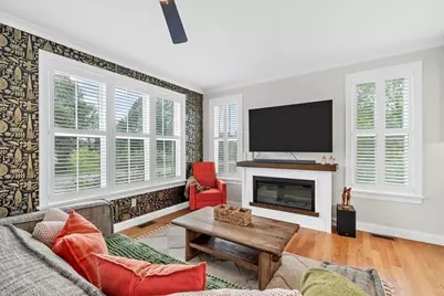 185 Locust St, Swansea, MA 02777 - Photo 8