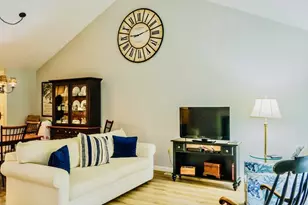 15 Classic Cir, Mashpee, MA 02649 - Photo 4