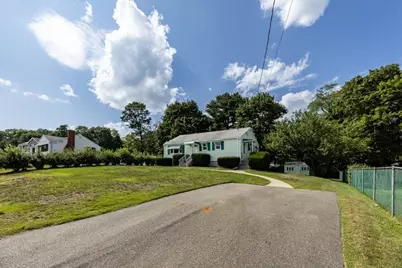 31 Anna Rd, Woburn, MA 01801 - Photo 4