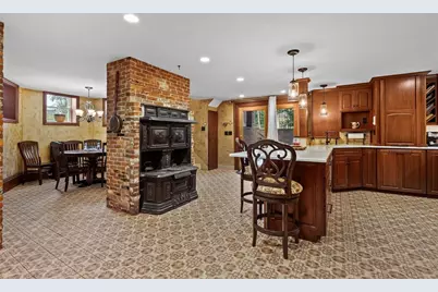 351 Plymouth Street, Middleborough, MA 02346 - Photo 14