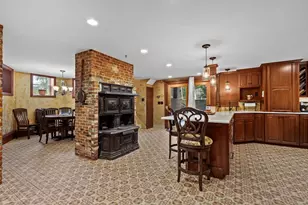 351 Plymouth St, Middleborough, MA 02346 - Photo 14