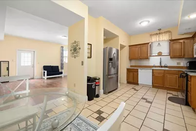 576 Fairmount St, Woonsocket, RI 02895 - Photo 4