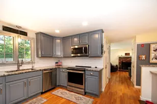 26 Pine St, Hanson, MA 02341 - Photo 12