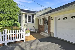 13 Craigwood Terrace, Wilbraham, MA 01095 - Photo 2