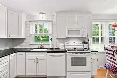 13 Craigwood Ter, Wilbraham, MA 01095 - Photo 6