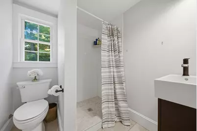 105 Bow St, Peabody, MA 01960 - Photo 10