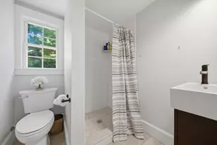105 Bow St, Peabody, MA 01960 - Photo 10