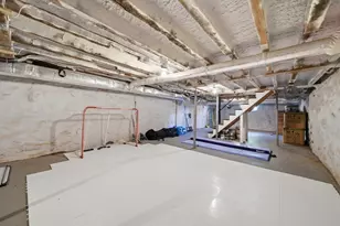 105 Bow St, Peabody, MA 01960 - Photo 34
