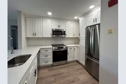 130 Briarcliff Rd #8, Raynham, MA 02767 - Photo 2