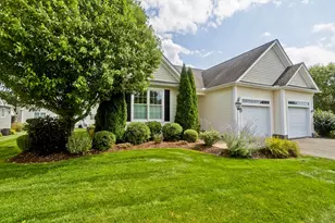 26 Bluegrass Dr, East Longmeadow, MA 01028 - Photo 2