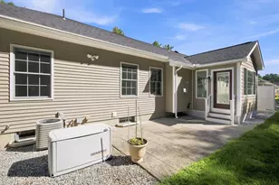 25 Tall Pines Rd, Hampden, MA 01036 - Photo 32