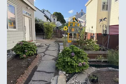 61 Butterfield St, Lowell, MA 01854 - Photo 4