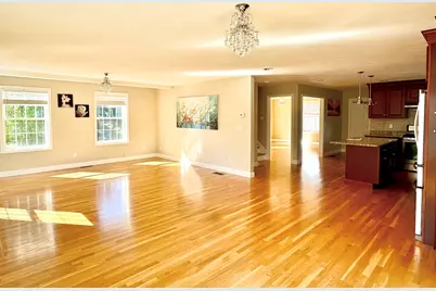 33 Belmont St, Reading, MA 01867 - Photo 6