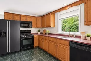 81 Grant Ave, Belmont, MA 02478 - Photo 4