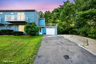 29 Surrey Ln, Bourne, MA 02532 - Photo 2