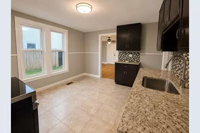41 Edward St #1, Worcester, MA 01605 - Photo 4