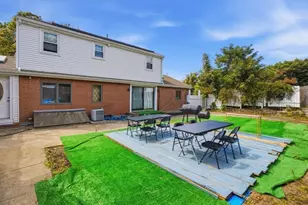 76 Woodcliff Rd, Quincy, MA 02169 - Photo 34