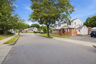 76 Woodcliff Rd, Quincy, MA 02169 - Photo 6