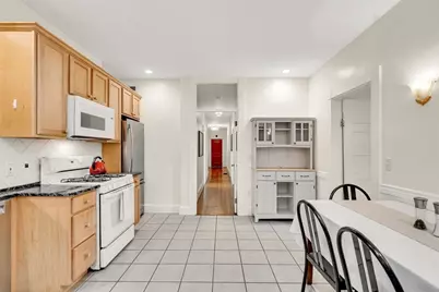 124 Chestnut St #1, Brookline, MA 02445 - Photo 4