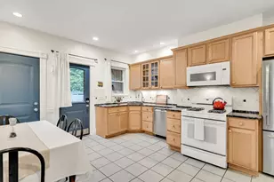 124 Chestnut St, Brookline, MA 02445 - Photo 2