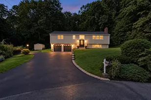 9 Pavia Pl, Framingham, MA 01702 - Photo 2