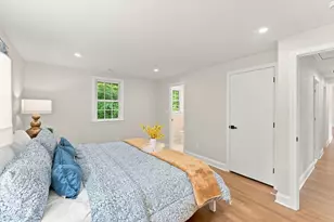 9 Pavia Pl, Framingham, MA 01702 - Photo 18