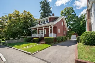 10 Elmlawn Rd, Braintree, MA 02184 - Photo 2