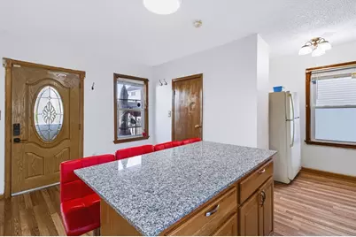 112 Quebec St, Lowell, MA 01852 - Photo 12