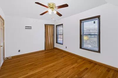 112 Quebec St, Lowell, MA 01852 - Photo 18
