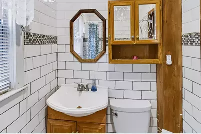 112 Quebec St, Lowell, MA 01852 - Photo 14