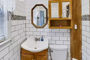112 Quebec St, Lowell, MA 01852 - Photo 14