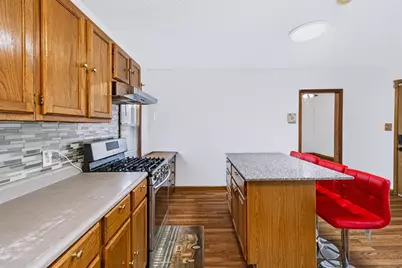 112 Quebec St, Lowell, MA 01852 - Photo 10