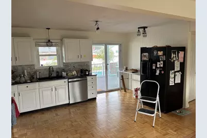 16 Kaveney St, Chicopee, MA 01020 - Photo 14
