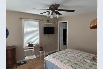 16 Kaveney St, Chicopee, MA 01020 - Photo 18