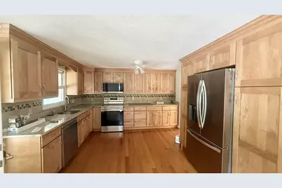 258 State St, Hanson, MA 02341 - Photo 2