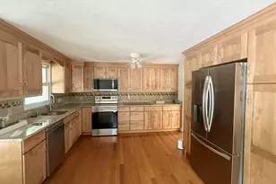 258 State St, Hanson, MA 02341 - Photo 2