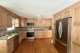 258 State St, Hanson, MA 02341 - Photo 2