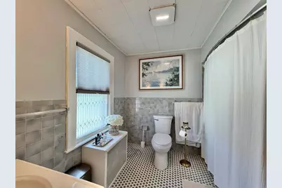 6 Mortimer St, Springfield, MA 01109 - Photo 12