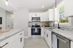 3 Crossman St, Taunton, MA 02780 - Photo 4