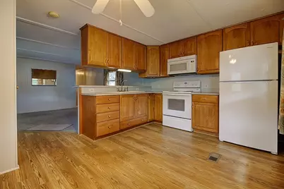 38 Colvin St, Attleboro, MA 02703 - Photo 4