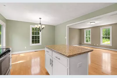 9 Shamrock Ln, Lakeville, MA 02347 - Photo 4