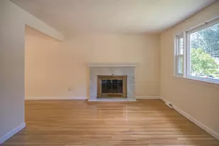 21 Debra Ln, Framingham, MA 01701 - Photo 4