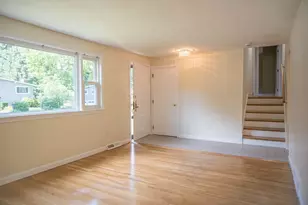21 Debra Ln, Framingham, MA 01701 - Photo 2