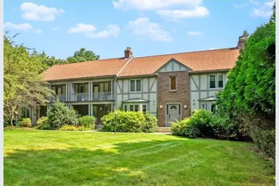 263 South St, Holliston, MA 01746 - Photo 4