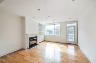 122 Johnson Woods Dr, Reading, MA 01867 - Photo 2