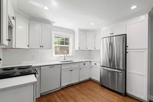 106 Lynnfield St, Peabody, MA 01960 - Photo 2