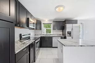 51 Broad St, Billerica, MA 01821 - Photo 2